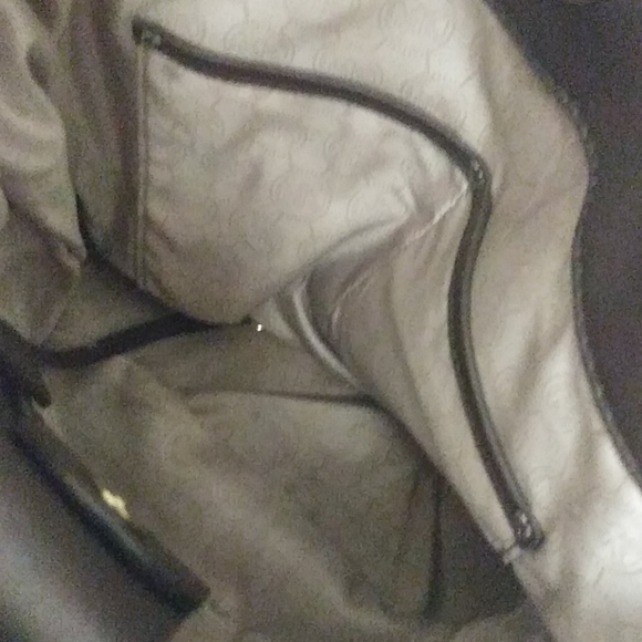 Michael Kors Brown leather shoulder bag - Picture 12 of 16